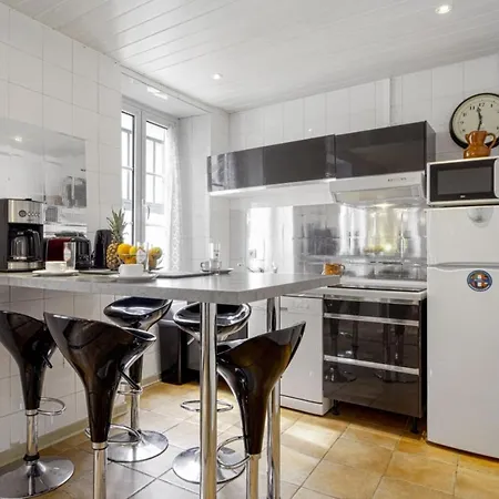 Cozy Flat At The Heart Of Port Vieux Close To The Beach - Welkeys