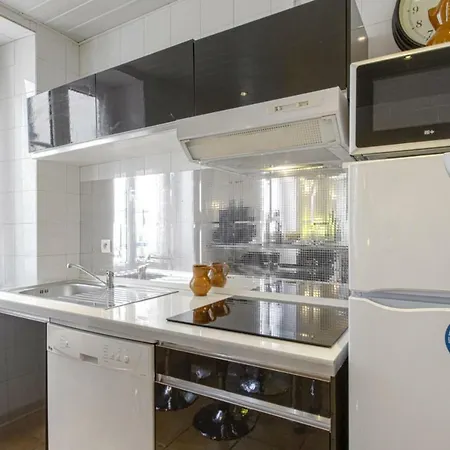 Cozy Flat At The Heart Of Port Vieux Close To The Beach - Welkeys Appartement *